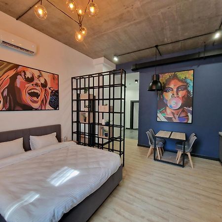 Apart Hotel Loft Alma-Ata Buitenkant foto