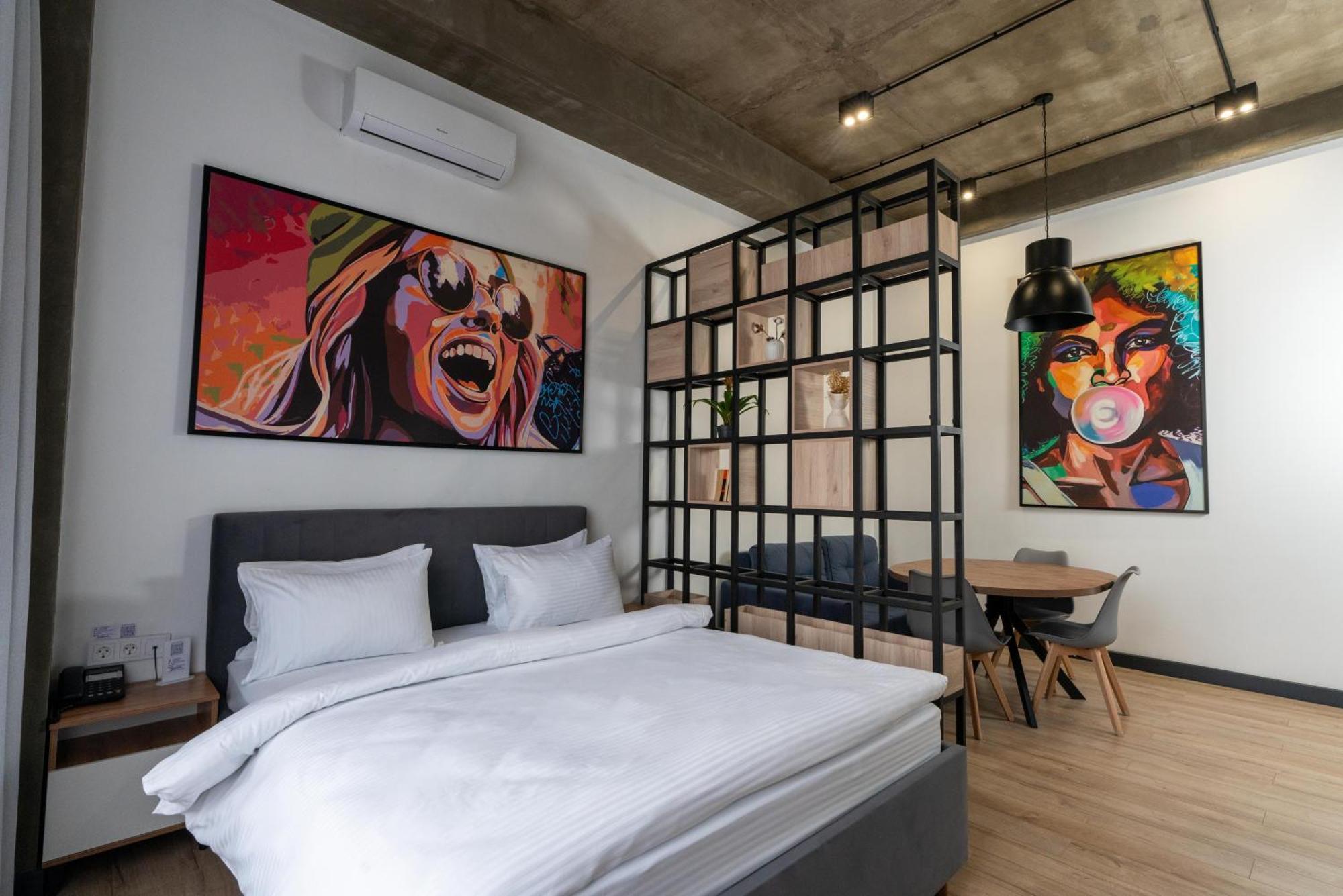 Apart Hotel Loft Alma-Ata Buitenkant foto